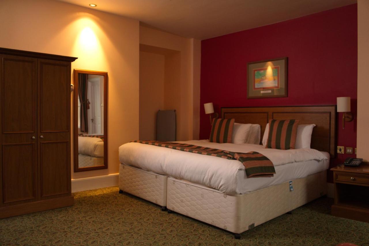 The Catherine Wheel Wetherspoon Hotel Henley-on-Thames Екстер'єр фото