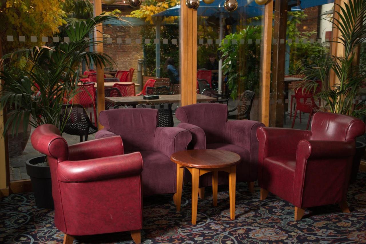 The Catherine Wheel Wetherspoon Hotel Henley-on-Thames Екстер'єр фото