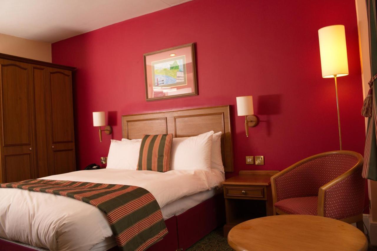 The Catherine Wheel Wetherspoon Hotel Henley-on-Thames Екстер'єр фото
