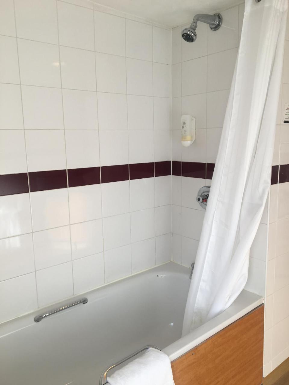 The Catherine Wheel Wetherspoon Hotel Henley-on-Thames Екстер'єр фото